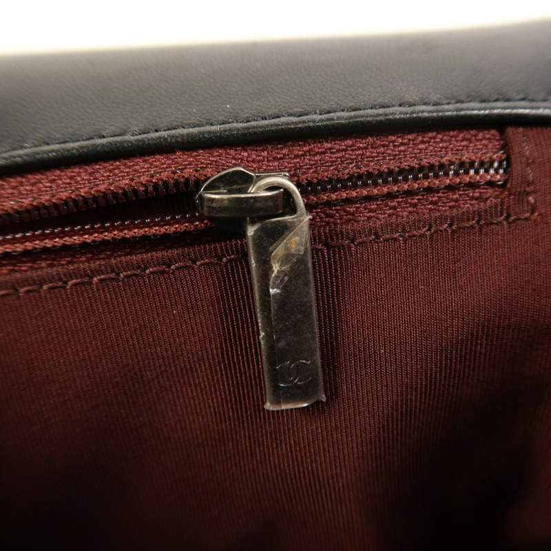 CHANEL 牛皮皮革Boy 28銀扣鏈帶肩背袋-16