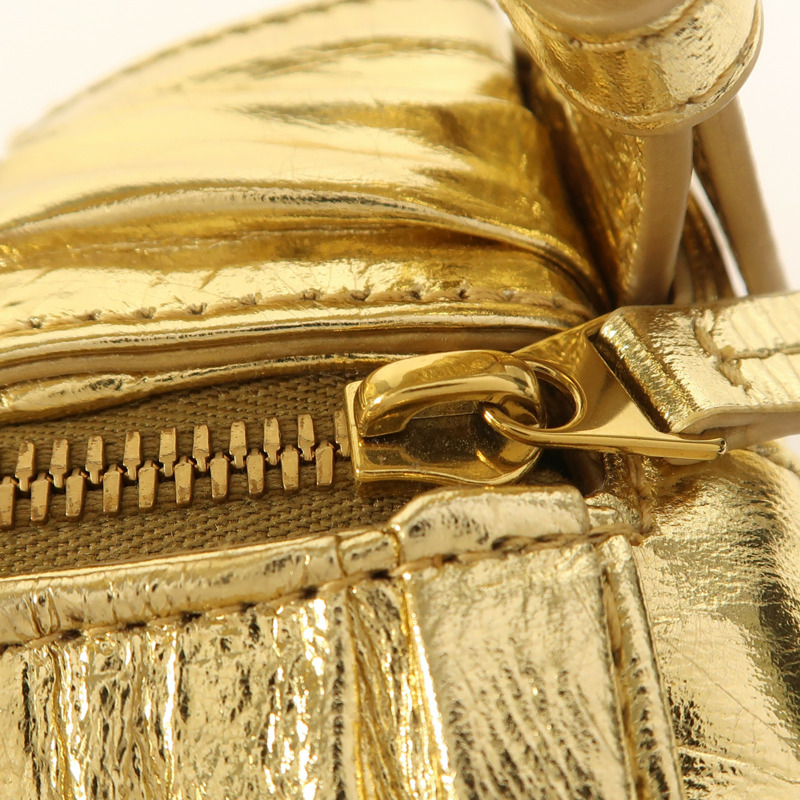 BOTTEGA VENETA 羊皮皮革Brick Cassette Small金扣肩背袋-13