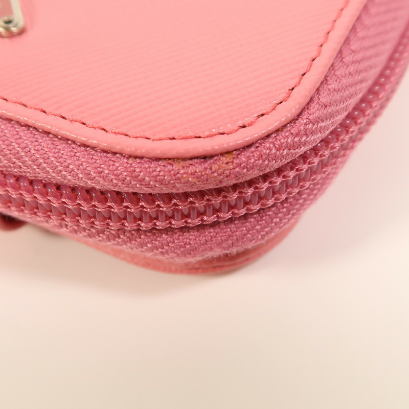 PRADA Saffiano皮革Wallet銀扣錢包-13