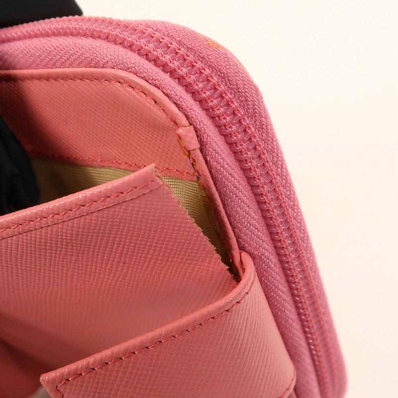 PRADA Saffiano皮革Wallet銀扣錢包-15