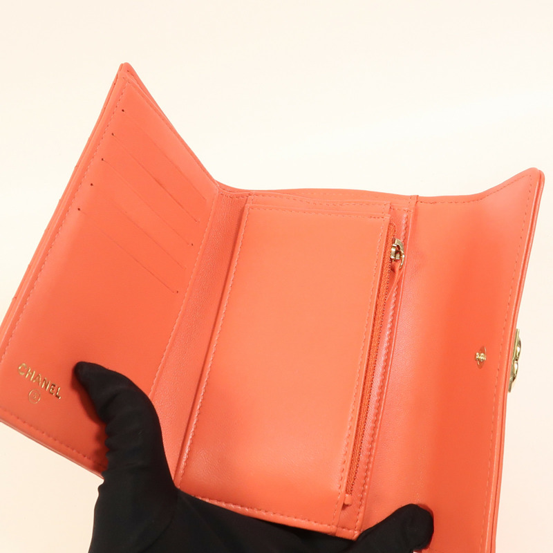 CHANEL 牛皮皮革Boy Wallet金扣錢包-4