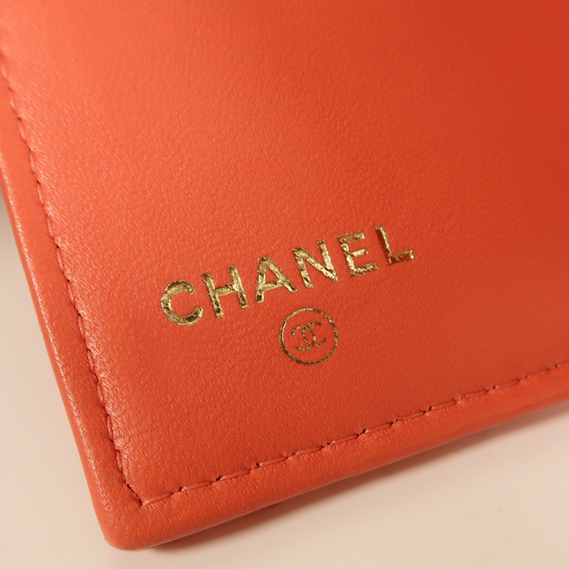 CHANEL 牛皮皮革Boy Wallet金扣錢包-6