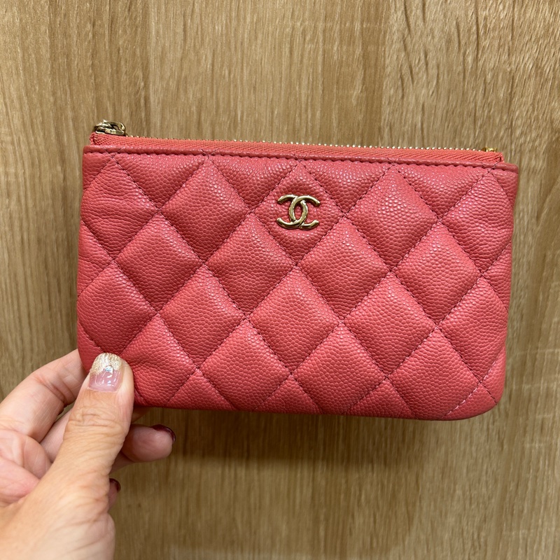 Chanel 玫粉荔枝皮一字拉零錢包-0