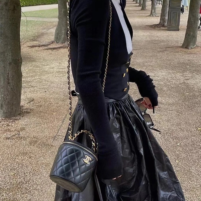 ✨Chanel 小號化妝盒 手柄款 手提肩背斜背都好看🖤-0
