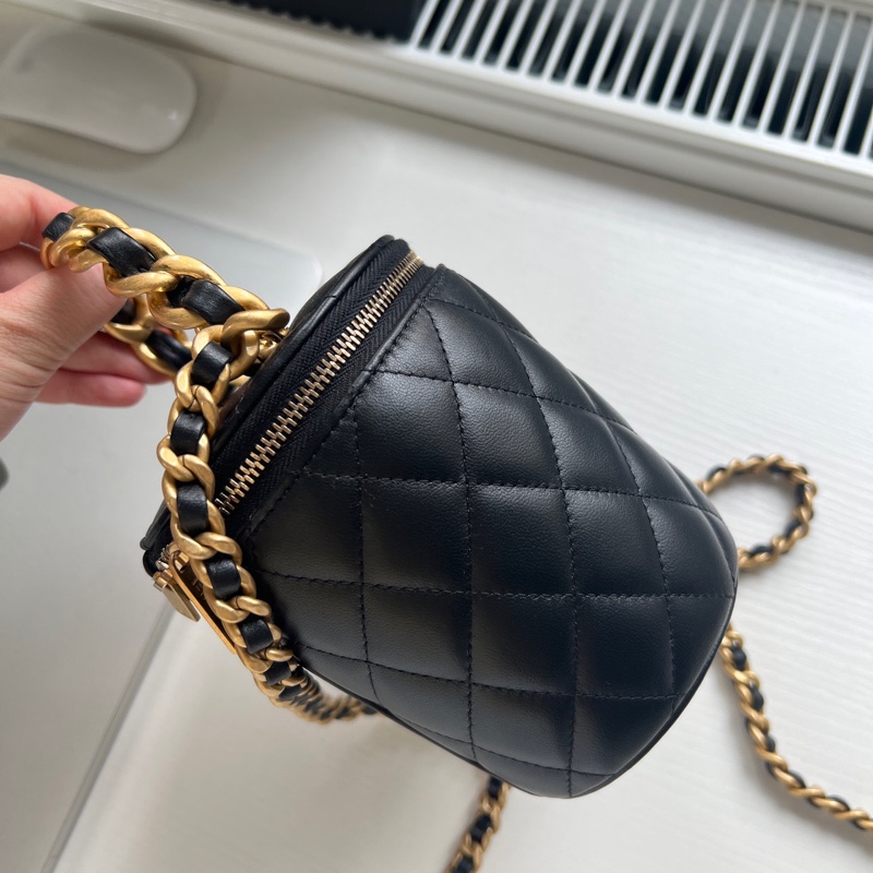 ✨Chanel 小號化妝盒 手柄款 手提肩背斜背都好看🖤-4