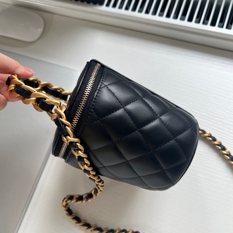 ✨Chanel 小號化妝盒 手柄款 手提肩背斜背都好看🖤-7