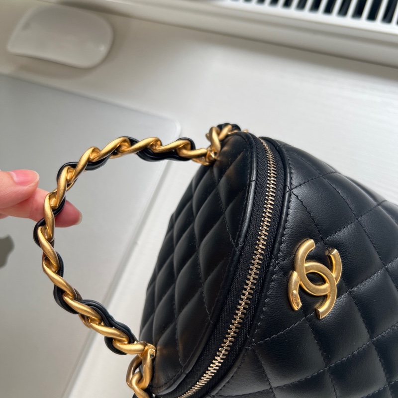 ✨Chanel 小號化妝盒 手柄款 手提肩背斜背都好看🖤-9