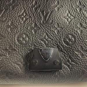 *奢華大道國際精品*【L3408】LV黑色牛皮壓紋S-Cape 郵差包M23741-10