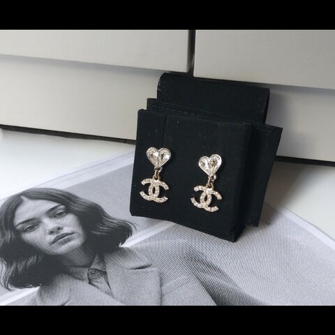 Chanel 愛心水鑽雙C耳環