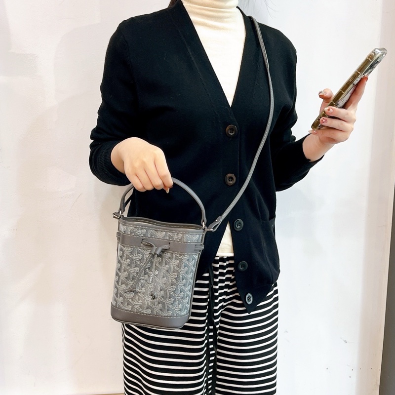 莉亞精品♡ Goyard mini 水桶 灰 九新美包-1