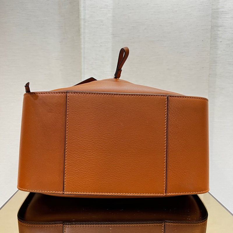 Loewe 焦糖牛皮銀釦Hommock中號吊床包-4