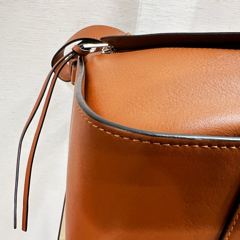 Loewe 焦糖牛皮銀釦Hommock中號吊床包-6