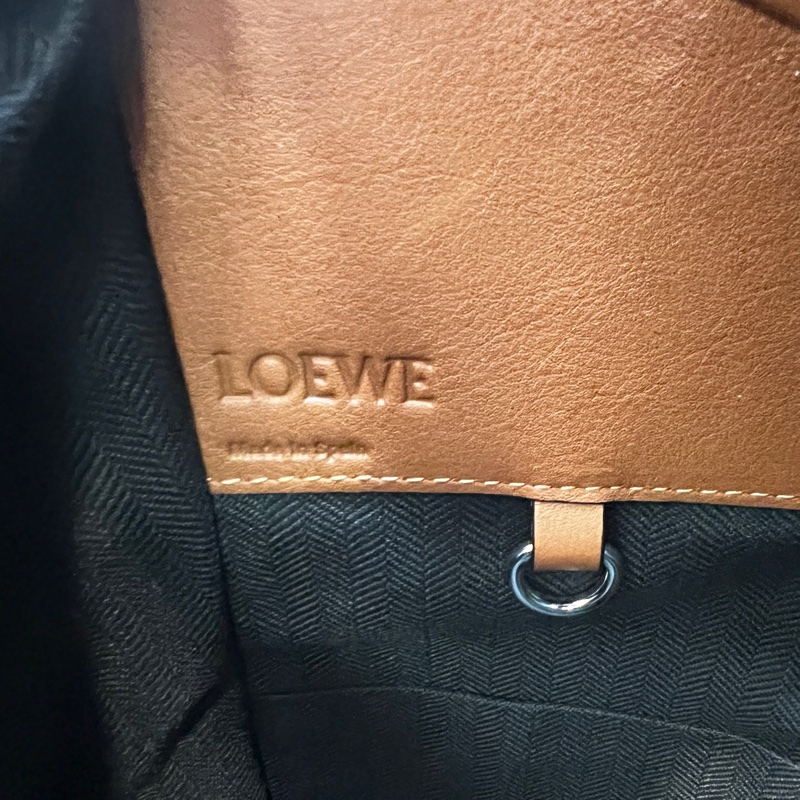 Loewe 焦糖牛皮銀釦Hommock中號吊床包-10