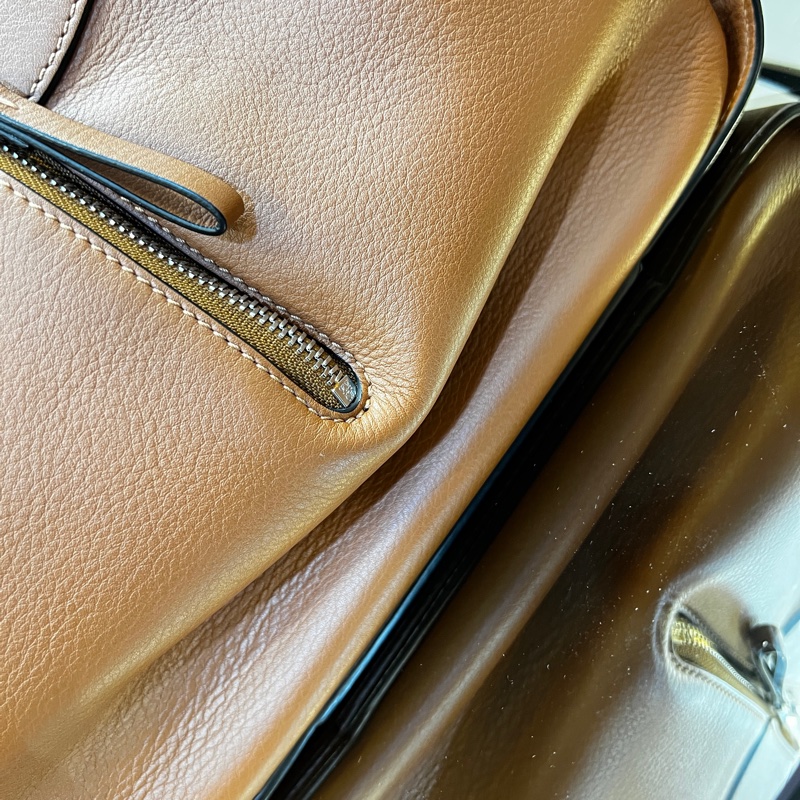 Loewe 焦糖牛皮銀釦Hommock中號吊床包-15