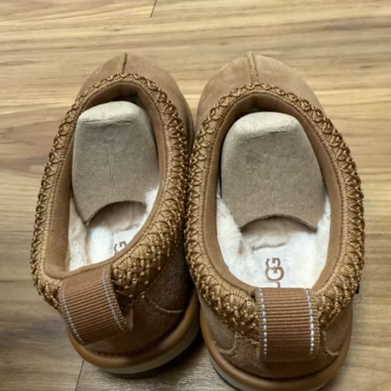 UGG~Tasman GTX-休閒鞋~6號-26