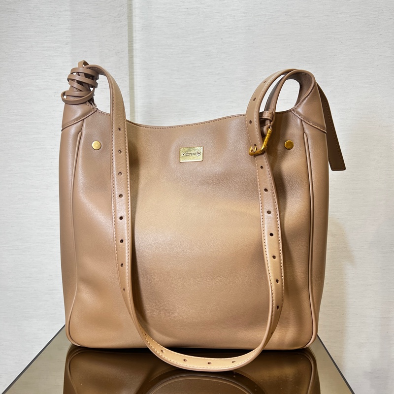 Balenciaga 奶茶牛皮霧金釦直立交叉斜背包-1