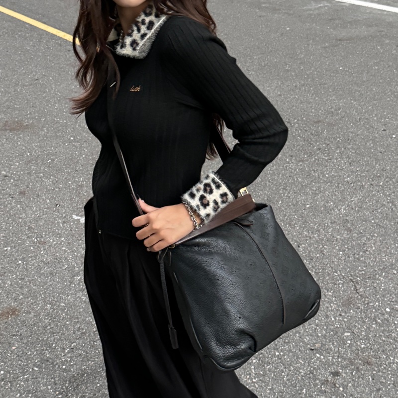 （超稀有⏰） LV Mahina 全牛皮 斜背+單肩+腋下 專櫃15.3萬！-3