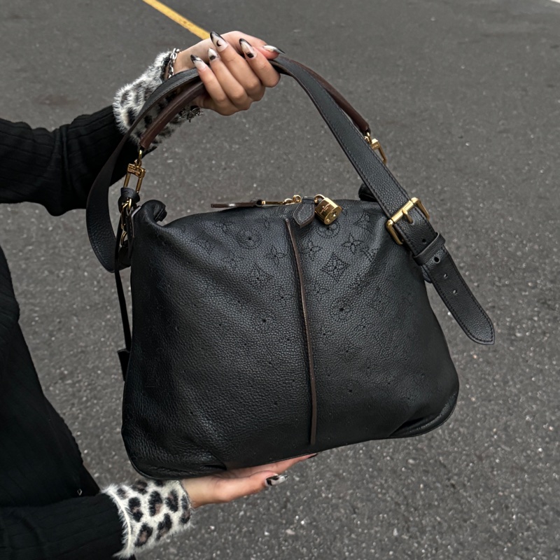 （超稀有⏰） LV Mahina 全牛皮 斜背+單肩+腋下 專櫃15.3萬！-5