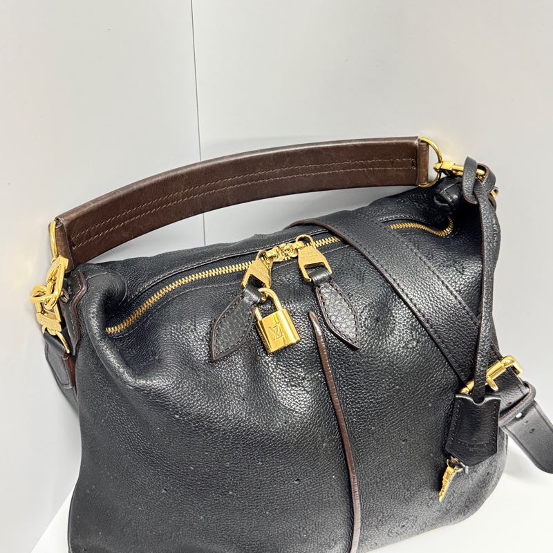 （超稀有⏰） LV Mahina 全牛皮 斜背+單肩+腋下 專櫃15.3萬！-10