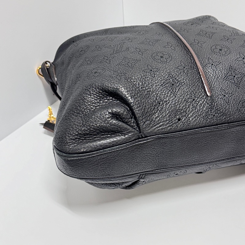 （超稀有⏰） LV Mahina 全牛皮 斜背+單肩+腋下 專櫃15.3萬！-17