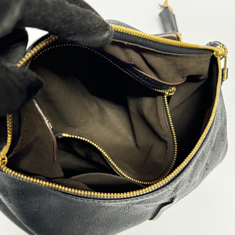 （超稀有⏰） LV Mahina 全牛皮 斜背+單肩+腋下 專櫃15.3萬！-24