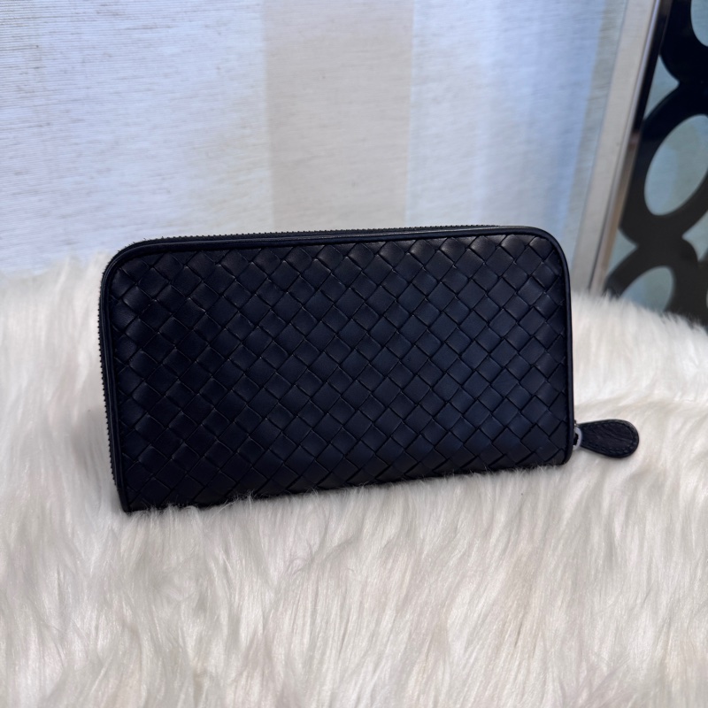 BV 黑羊皮小編織拉鍊長夾 近全新-0
