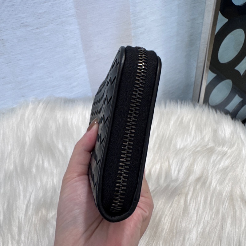 BV 黑羊皮小編織拉鍊長夾 近全新-2