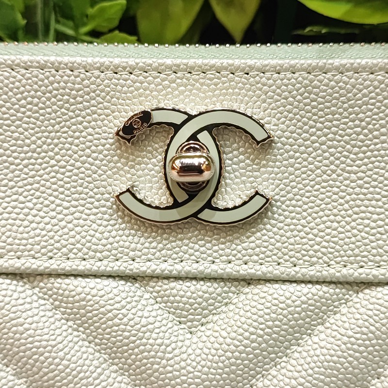 Chanel Clutch-12