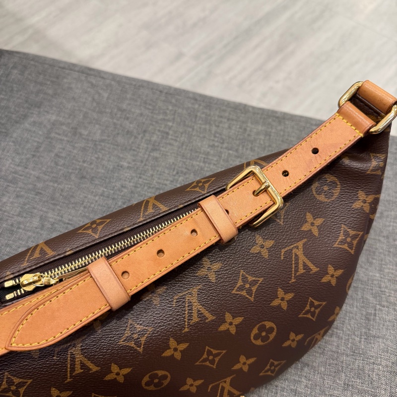 Louis Vuitton LV 經典老花 腰包 胸包-9