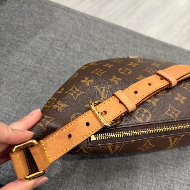 Louis Vuitton LV 經典老花 腰包 胸包-31
