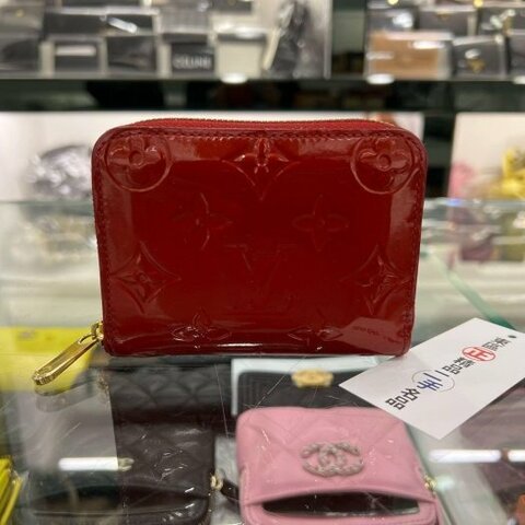 東區正精品㊣ LOUIS VUITTON LV 紅色字紋漆皮壓紋ㄇ字拉鍊卡片夾零錢包 RZ6084