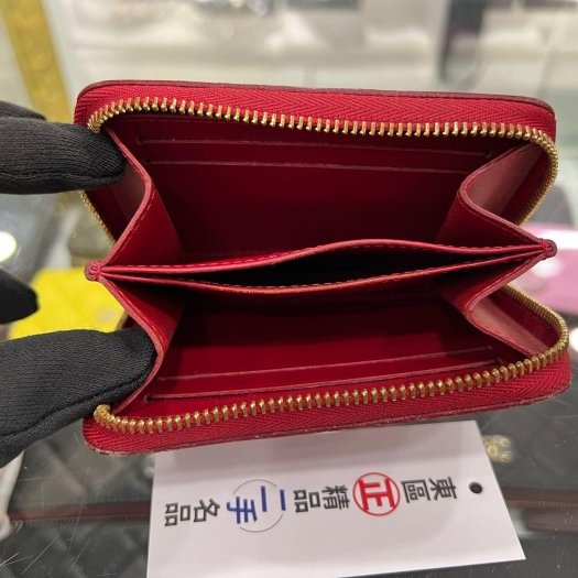 東區正精品㊣ LOUIS VUITTON LV 紅色字紋漆皮壓紋ㄇ字拉鍊卡片夾零錢包 RZ6084-1