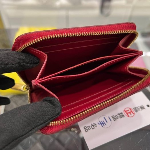 東區正精品㊣ LOUIS VUITTON LV 紅色字紋漆皮壓紋ㄇ字拉鍊卡片夾零錢包 RZ6084-2
