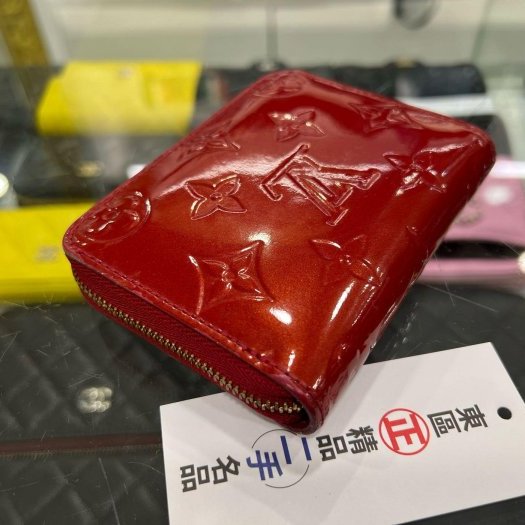 東區正精品㊣ LOUIS VUITTON LV 紅色字紋漆皮壓紋ㄇ字拉鍊卡片夾零錢包 RZ6084-4