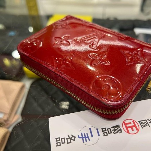 東區正精品㊣ LOUIS VUITTON LV 紅色字紋漆皮壓紋ㄇ字拉鍊卡片夾零錢包 RZ6084-7