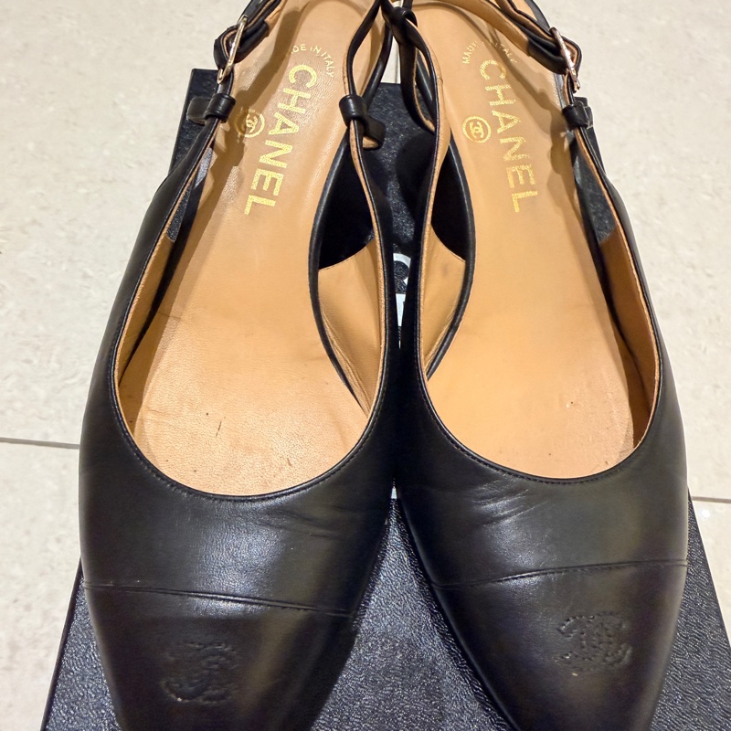 香奈兒底跟黑色跟鞋38 1/2c~出清-0