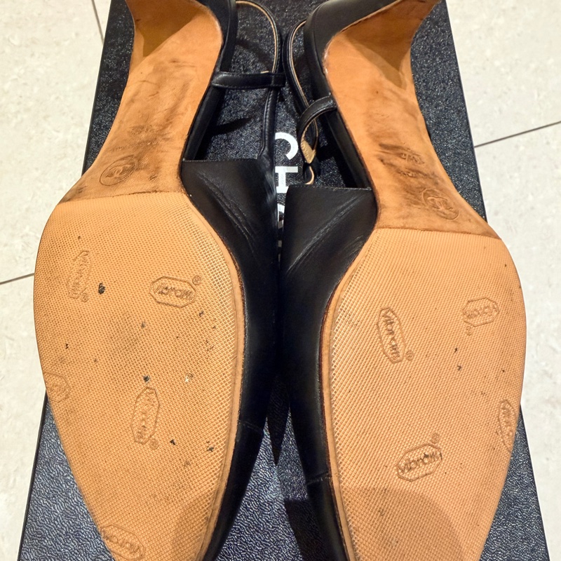 香奈兒底跟黑色跟鞋38 1/2c~出清-5