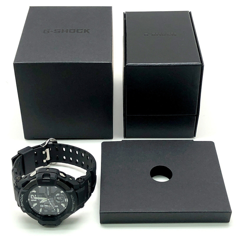 卡西歐 G-SHOCK GA-1100-1A GRAVITYMASTER 手錶，配備雙感測器，可測量方向和溫度，顯示世界時間，高亮度 LED 照明，黑白配色，指針/數字雙顯，於 2015 年 4 月發布。-9