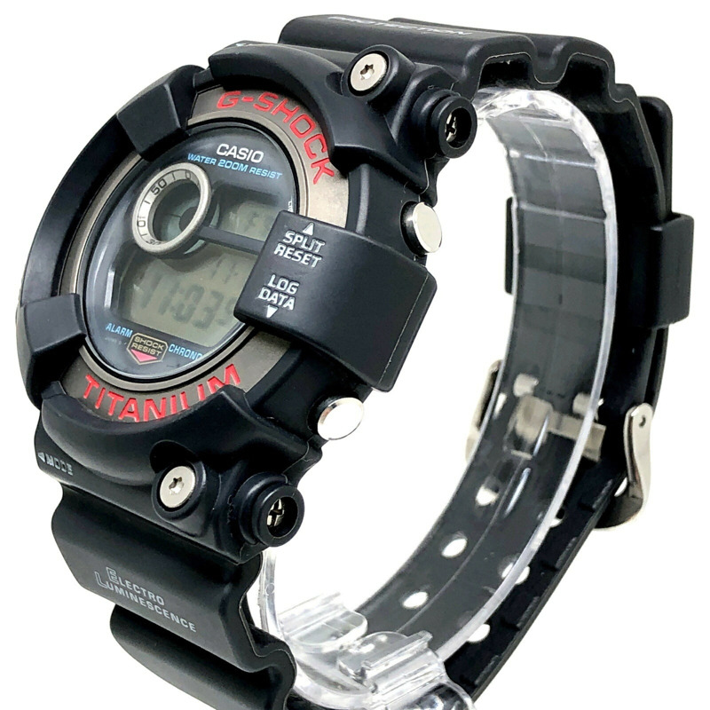 卡西歐 G-SHOCK DW-8200-1A 蛙人系列第二代鈦金屬錶殼 EL 背光 紅色/深灰色 1995年6月發布-2