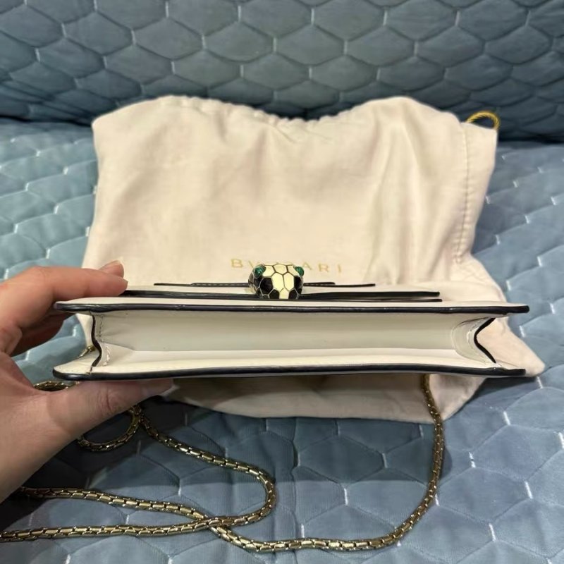 BVLGARI 白色金扣蛇頭肩背斜背包 20*15 98新配件塵袋-4