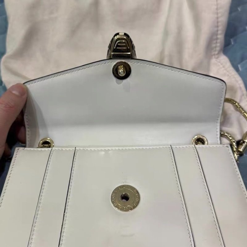 BVLGARI 白色金扣蛇頭肩背斜背包 20*15 98新配件塵袋-6