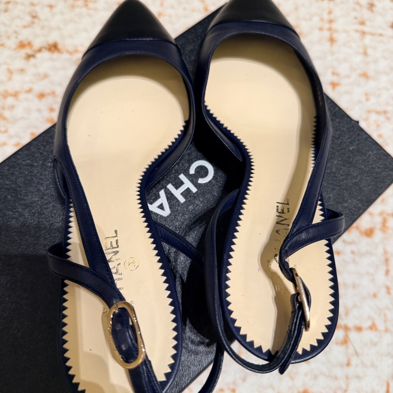 香奈兒經典款雙色跟鞋38～出清-4