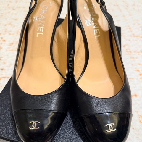 香奈兒經典高跟鞋38 1/2  ～～特價出清