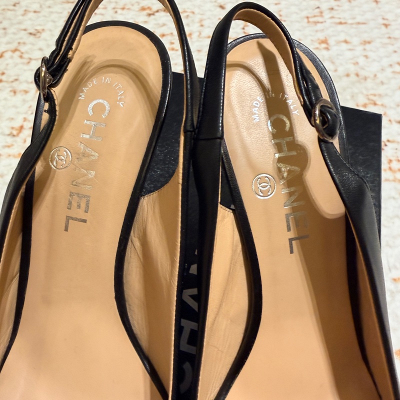 香奈兒經典高跟鞋38 1/2  ～～特價出清-1