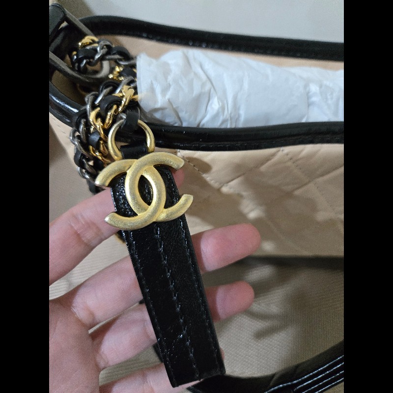 Chanel 香奈兒 米拼黑牛皮Gabrielle流浪包 小號-19