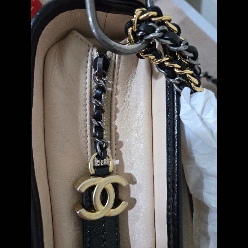 Chanel 香奈兒 米拼黑牛皮Gabrielle流浪包 小號-22