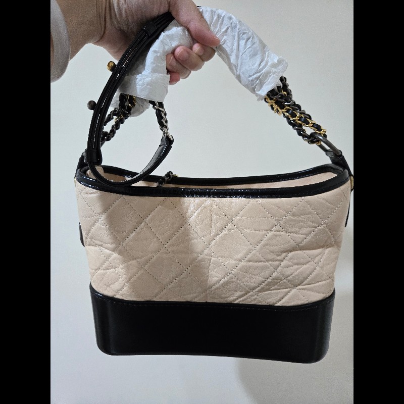 Chanel 香奈兒 米拼黑牛皮Gabrielle流浪包 小號-23