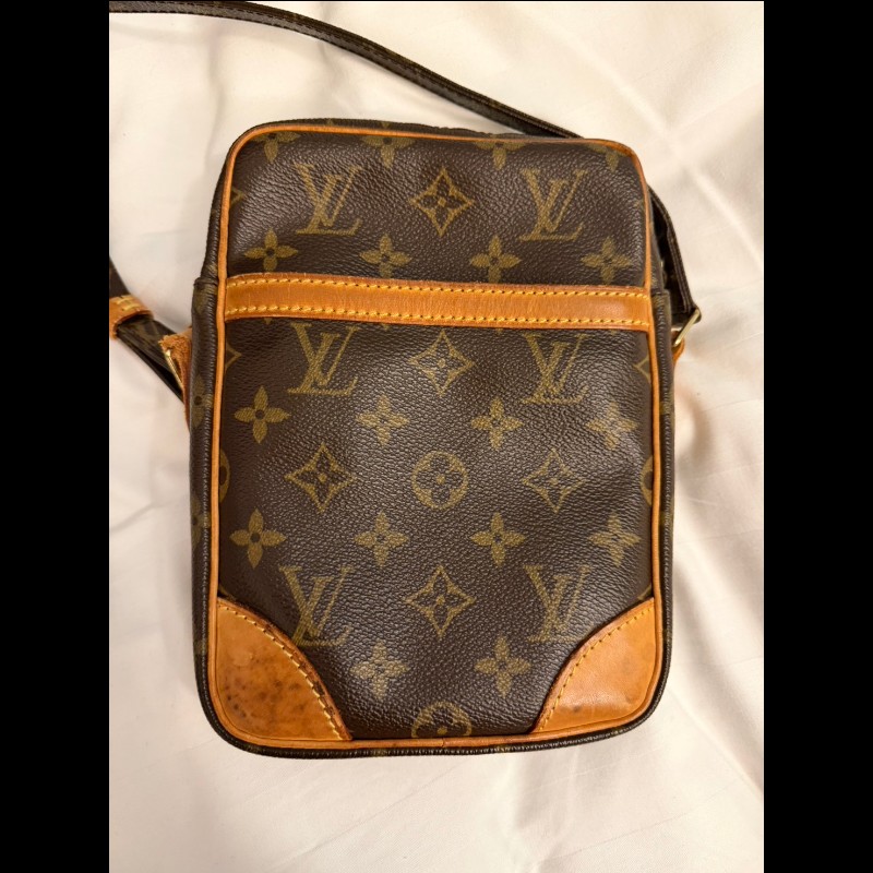 LOUISE VUITTON單層相機包-1