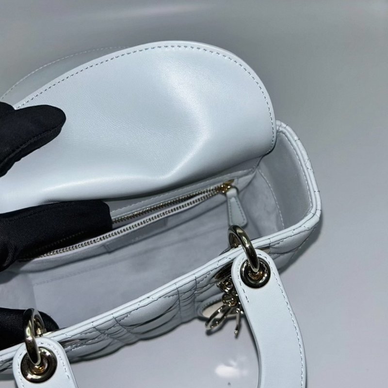 DIOR黛妃四格湖水藍金扣手提肩背斜背包20*17*8 全新閒置配件盒子塵袋購證-4