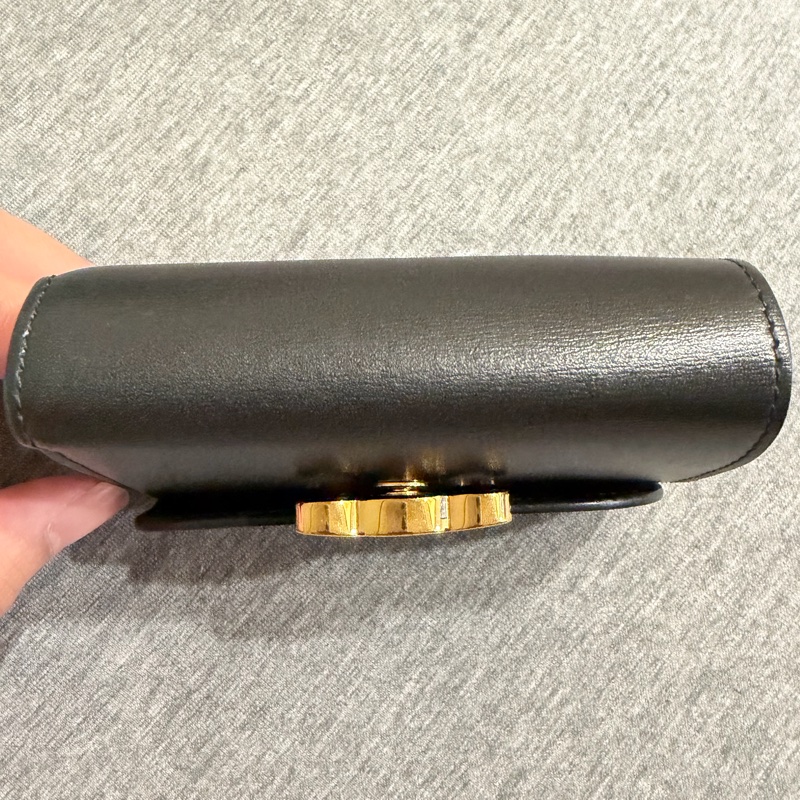 CELINE黑色牛皮短夾-3